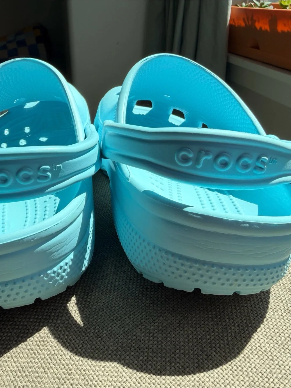 ⚡ Make a Splash in Turbo Teal! Authentic Crocs Classic Clogs (Size M11)
